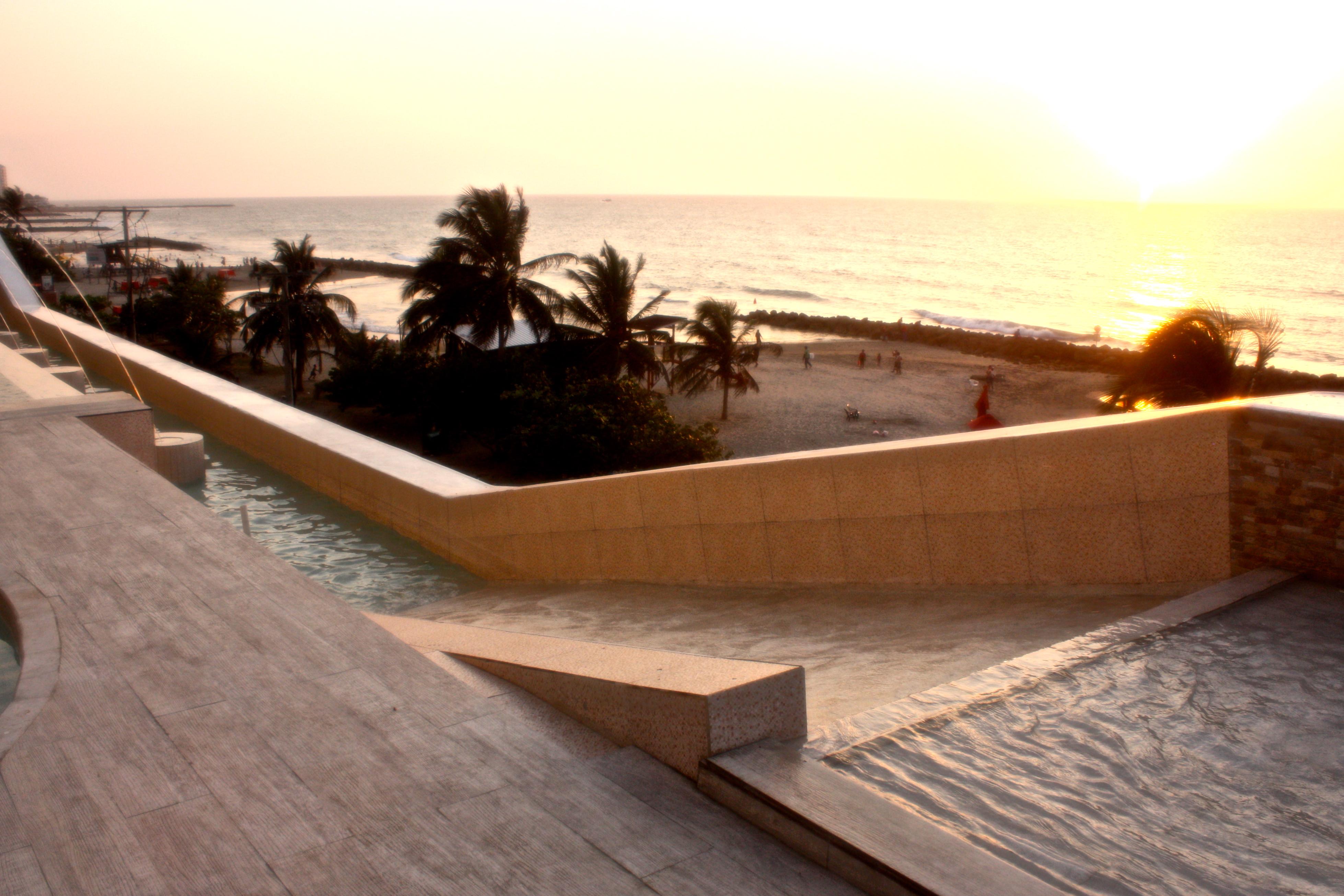 Hotel Cartagena Dubai Екстериор снимка